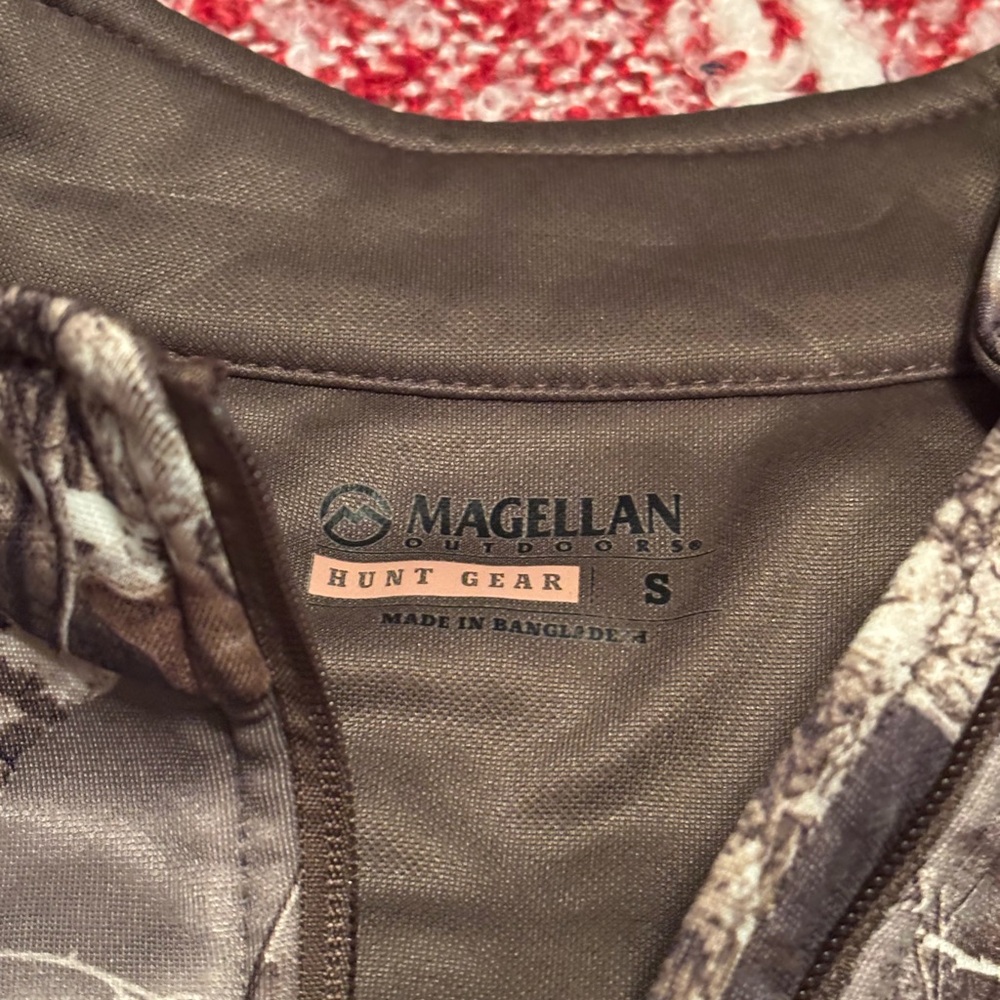 Magellan Outdoors Women’s Camouflage Quarter Zip